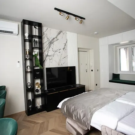 Prestigious Downtown 아파트 스플리트