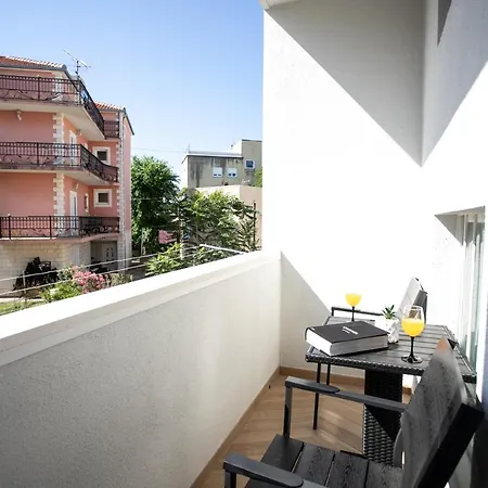 Prestigious Downtown 아파트 스플리트