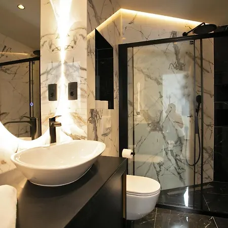 Prestigious Downtown *